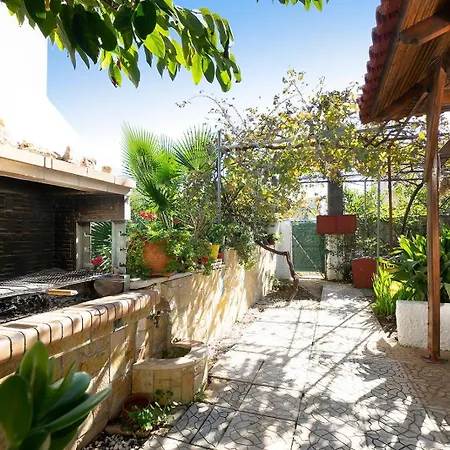 Niki House Апартаменти