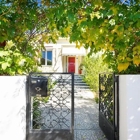Niki House